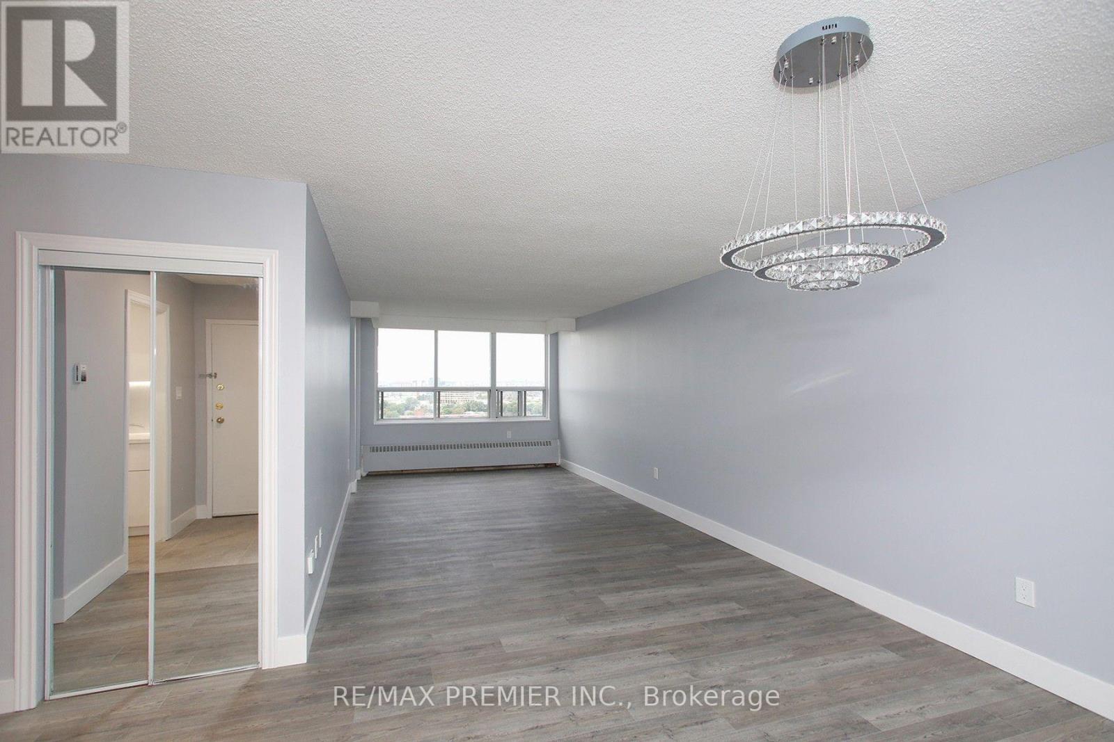 1909 - 390 Dixon Road, Toronto, Ontario  M9R 1T4 - Photo 9 - W13820580