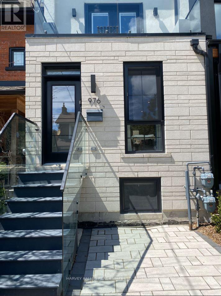1 - 976 Shaw Street, Toronto, Ontario  M6G 3M7 - Photo 2 - W13820614