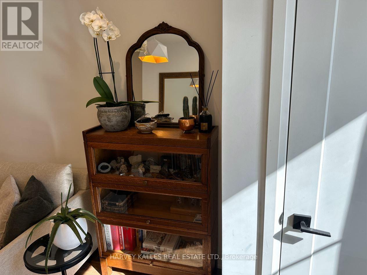1 - 976 Shaw Street, Toronto, Ontario  M6G 3M7 - Photo 7 - W13820614