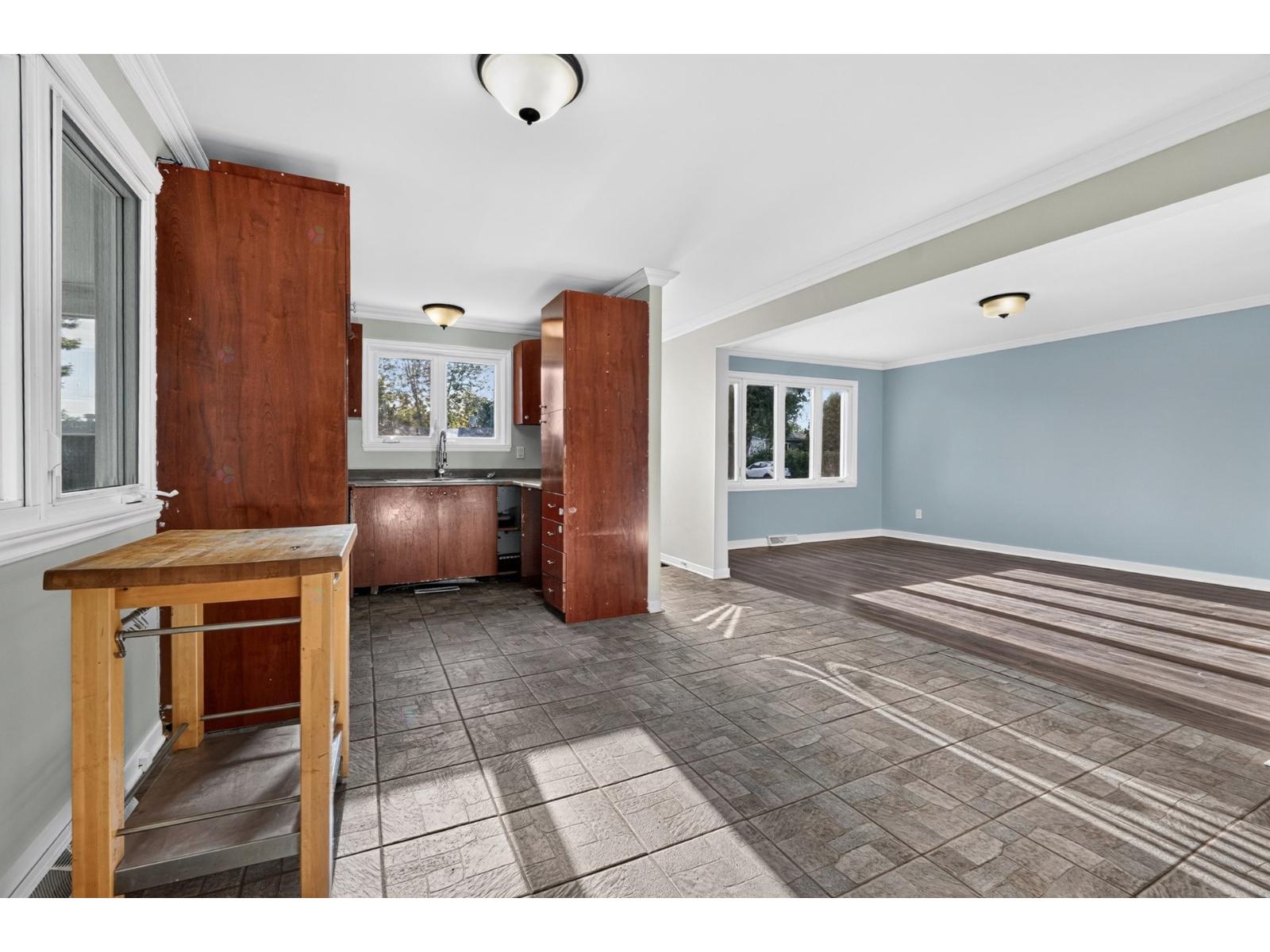 100 Rue Gravel Sainte-Catherine Quebec Canada J5C1M3 5