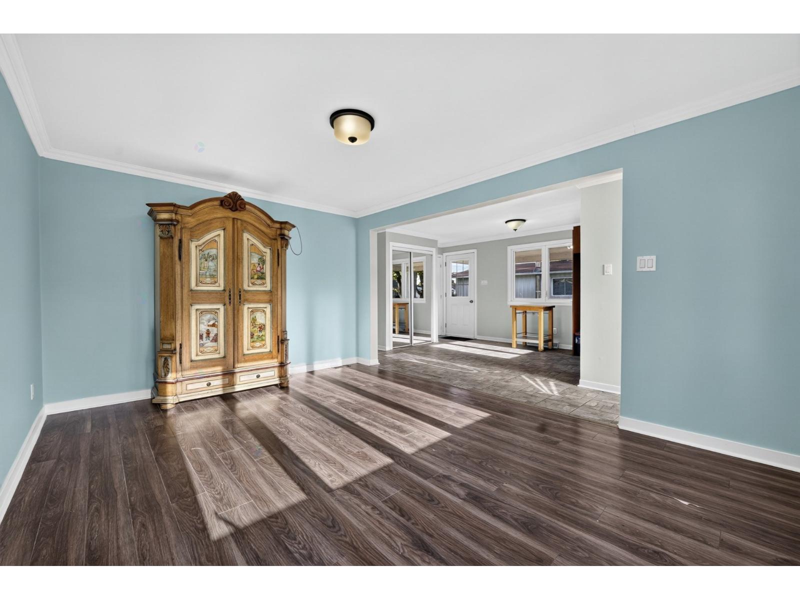 100 Rue Gravel Sainte-Catherine Quebec Canada J5C1M3 4