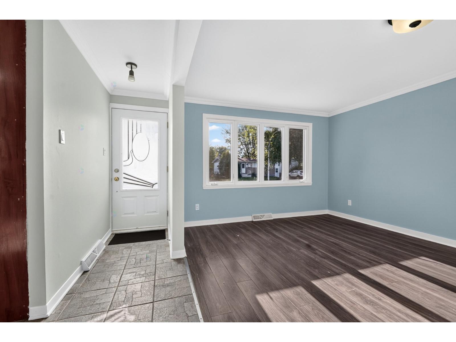 100 Rue Gravel Sainte-Catherine Quebec Canada J5C1M3 2