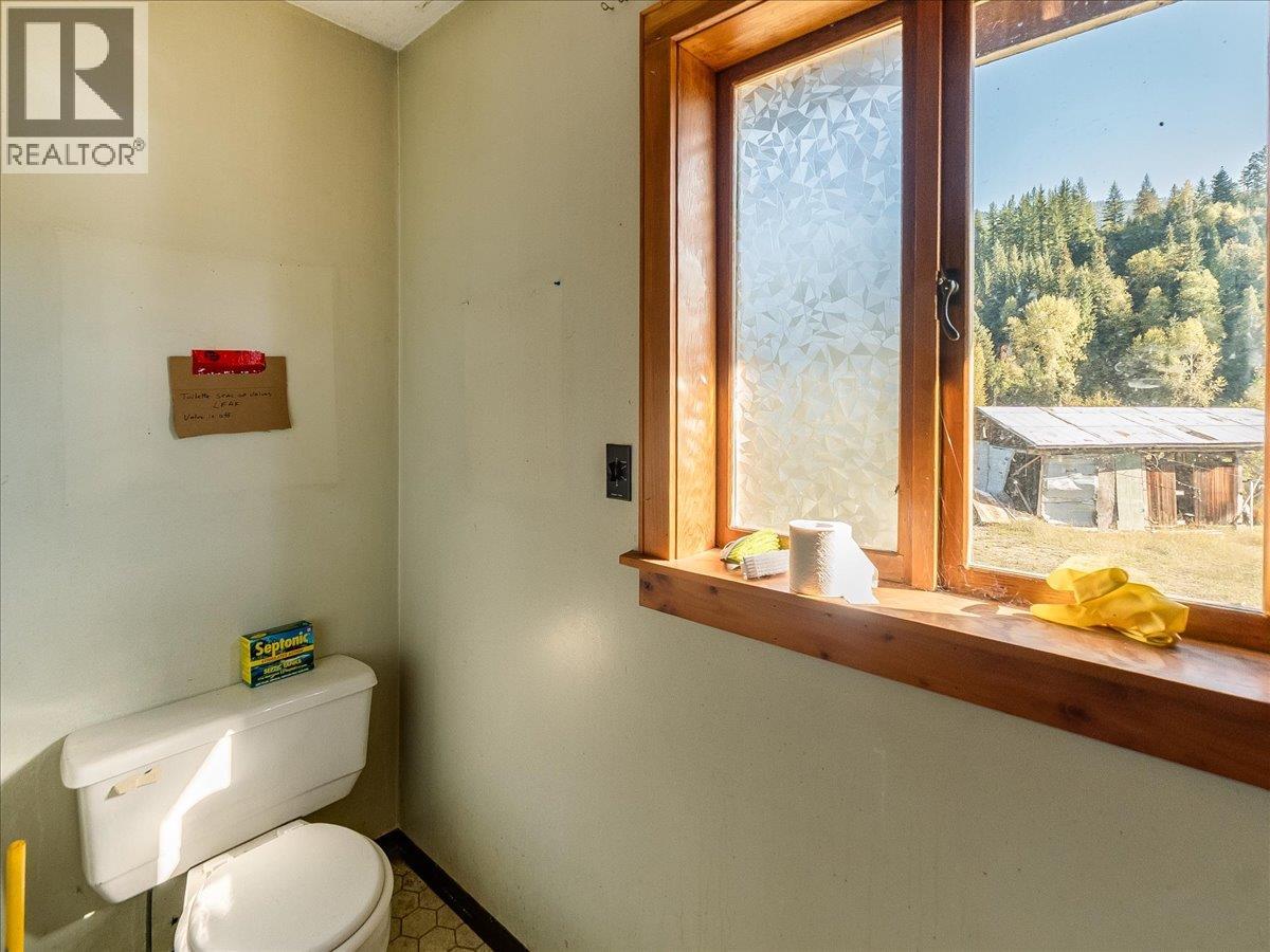3168 Pass Creek Road, Crescent Valley, British Columbia V0G 1H0 - Photo 20 - 10401618
