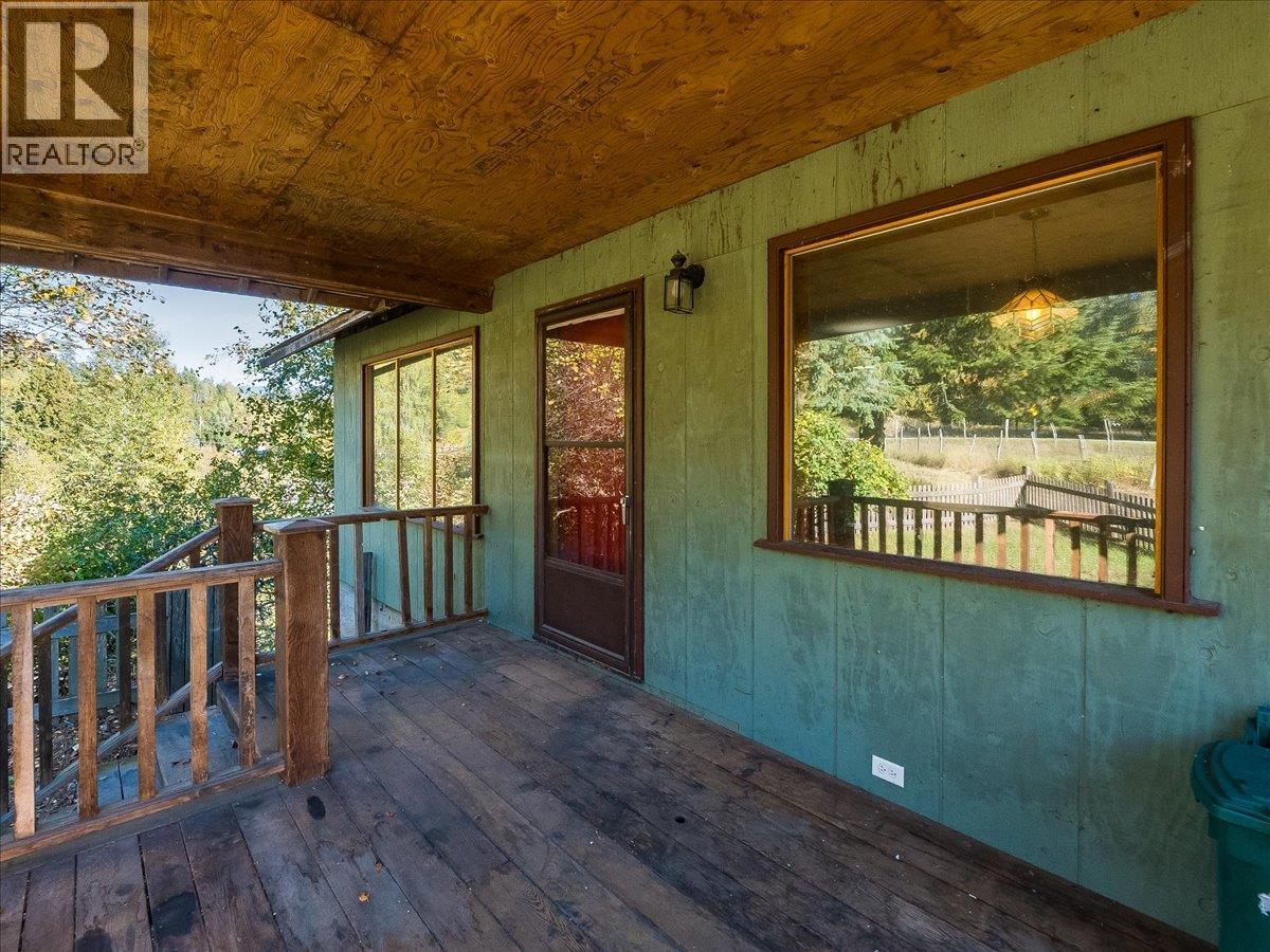 3168 Pass Creek Road, Crescent Valley, British Columbia V0G 1H0 - Photo 5 - 10401618