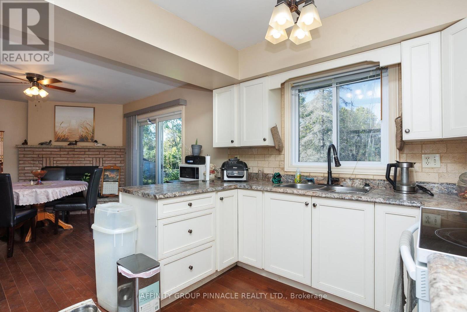 49 Queen Street, Kawartha Lakes, Ontario  K0M 1A0 - Photo 11 - X13820898