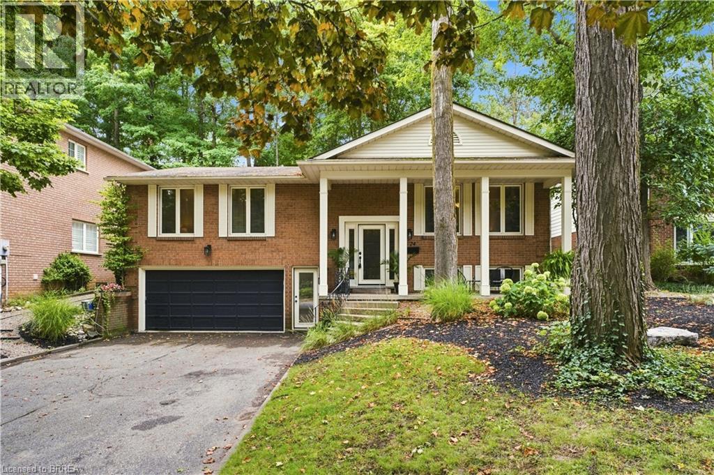 24 Primrose Path, Kitchener, Ontario  N2E 2R2 - Photo 1 - 40865855