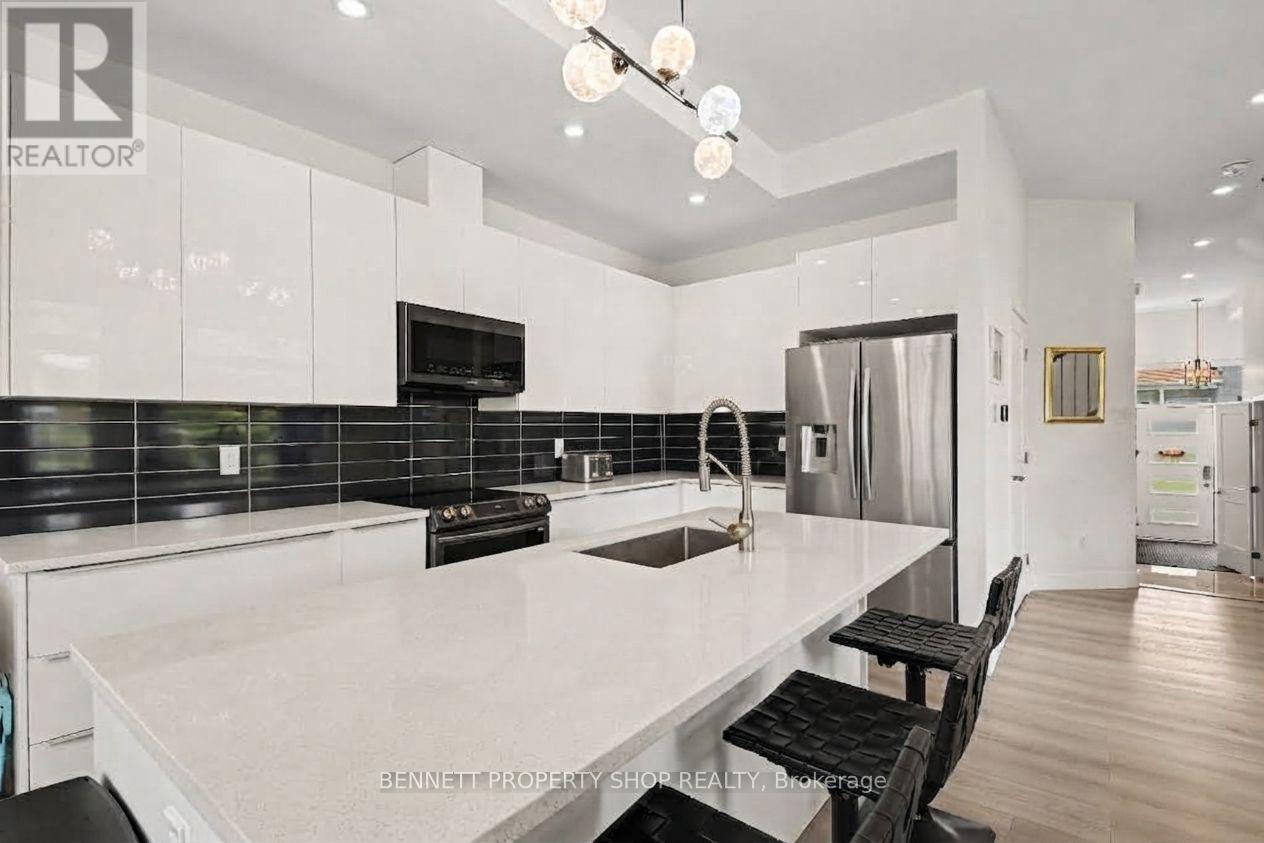 133 Duford Street, Ottawa, Ontario  K1L 6Z5 - Photo 3 - X13820666