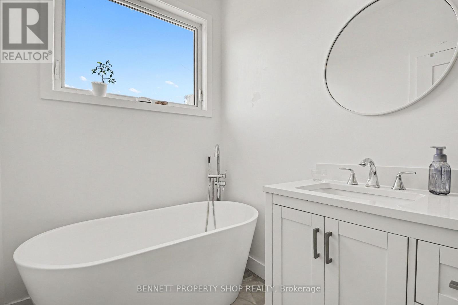 133 Duford Street, Ottawa, Ontario  K1L 6Z5 - Photo 7 - X13820666