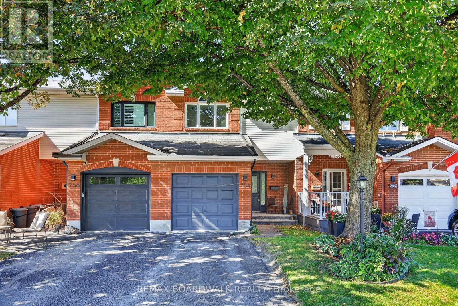 254 Stoneway Drive, Ottawa, Ontario  K2G 6A8 - Photo 2 - X13820806