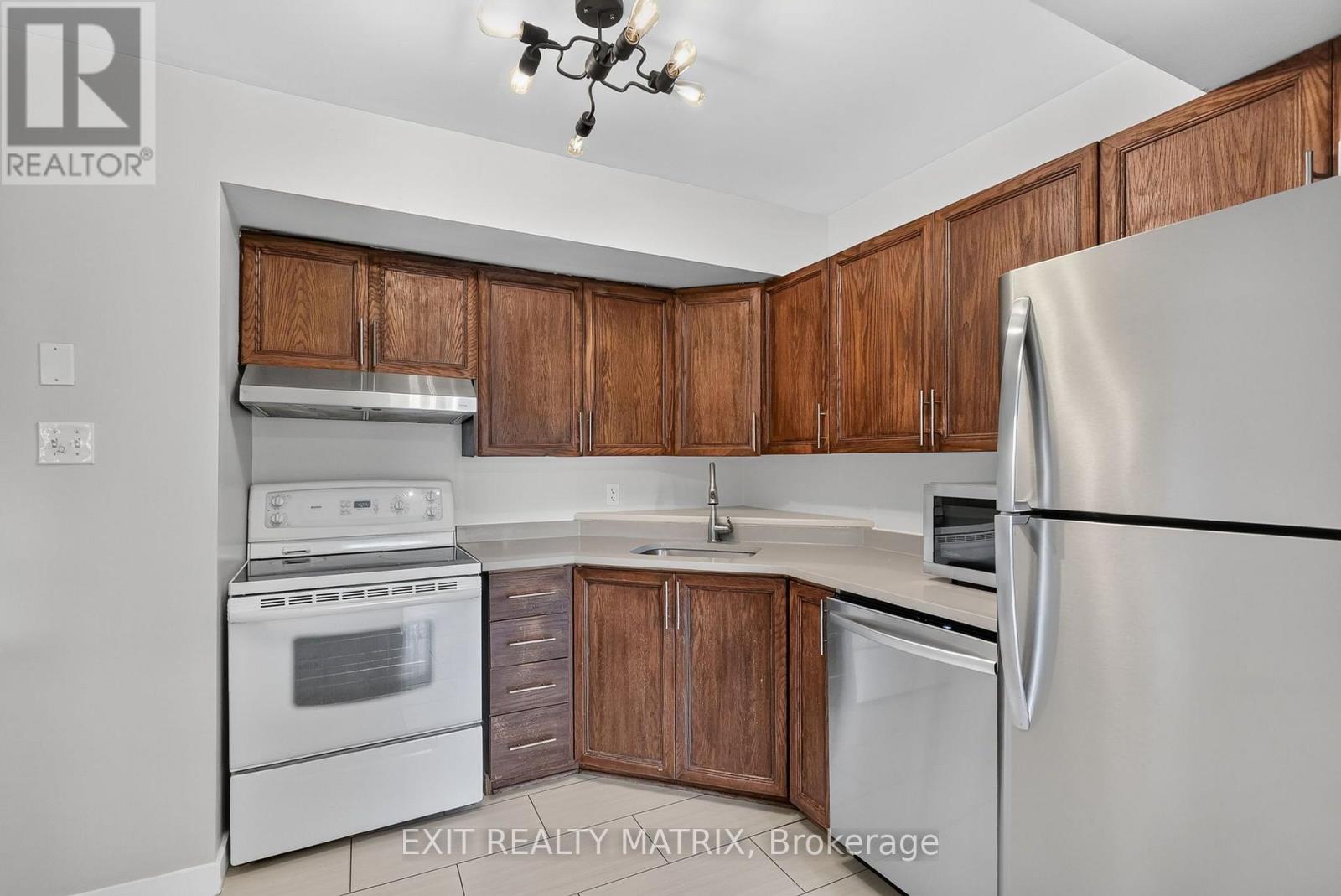 2043 Avenue O, Ottawa, Ontario  K1G 0B1 - Photo 14 - X13820850