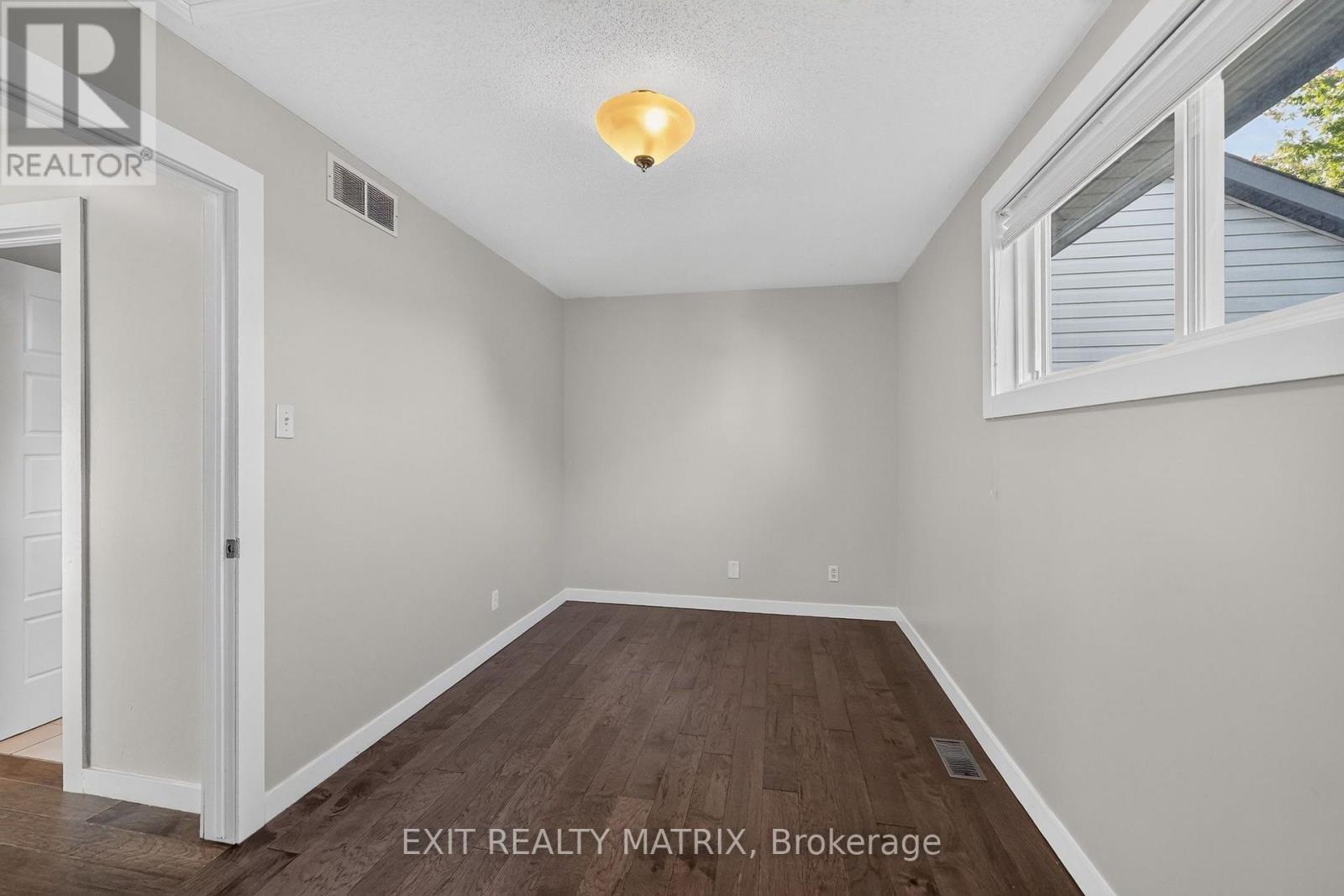 2043 Avenue O, Ottawa, Ontario  K1G 0B1 - Photo 25 - X13820850