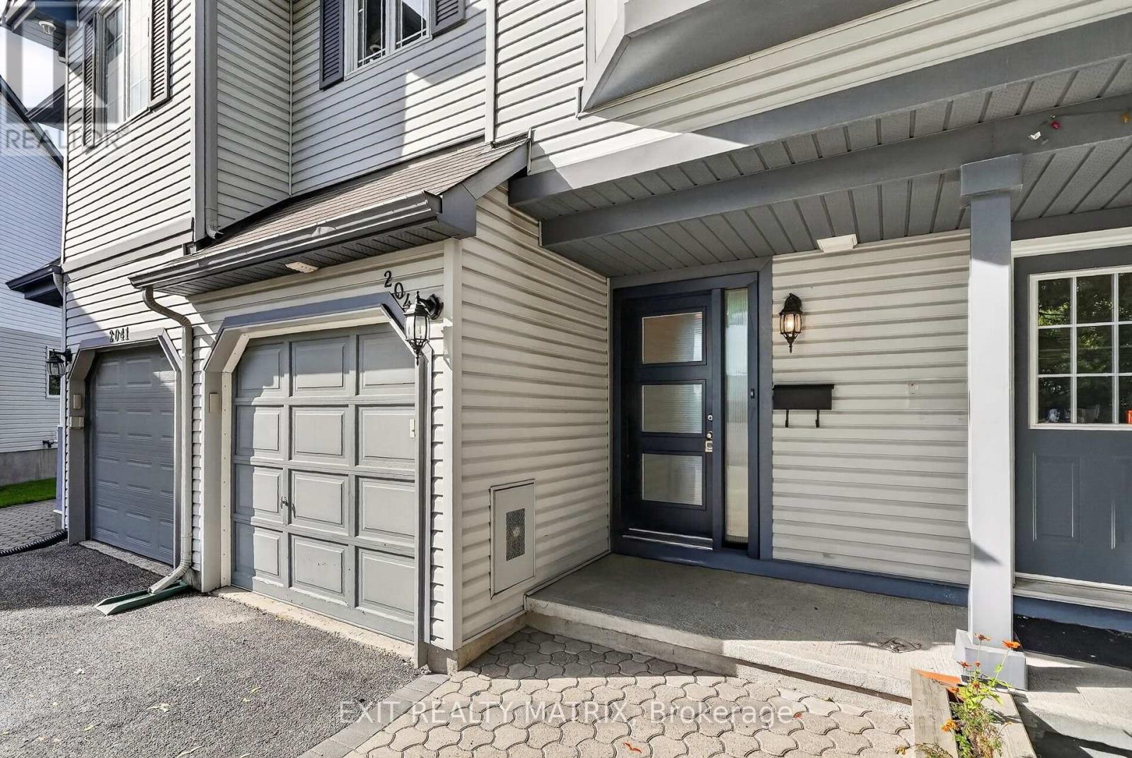 2043 Avenue O, Ottawa, Ontario  K1G 0B1 - Photo 3 - X13820850