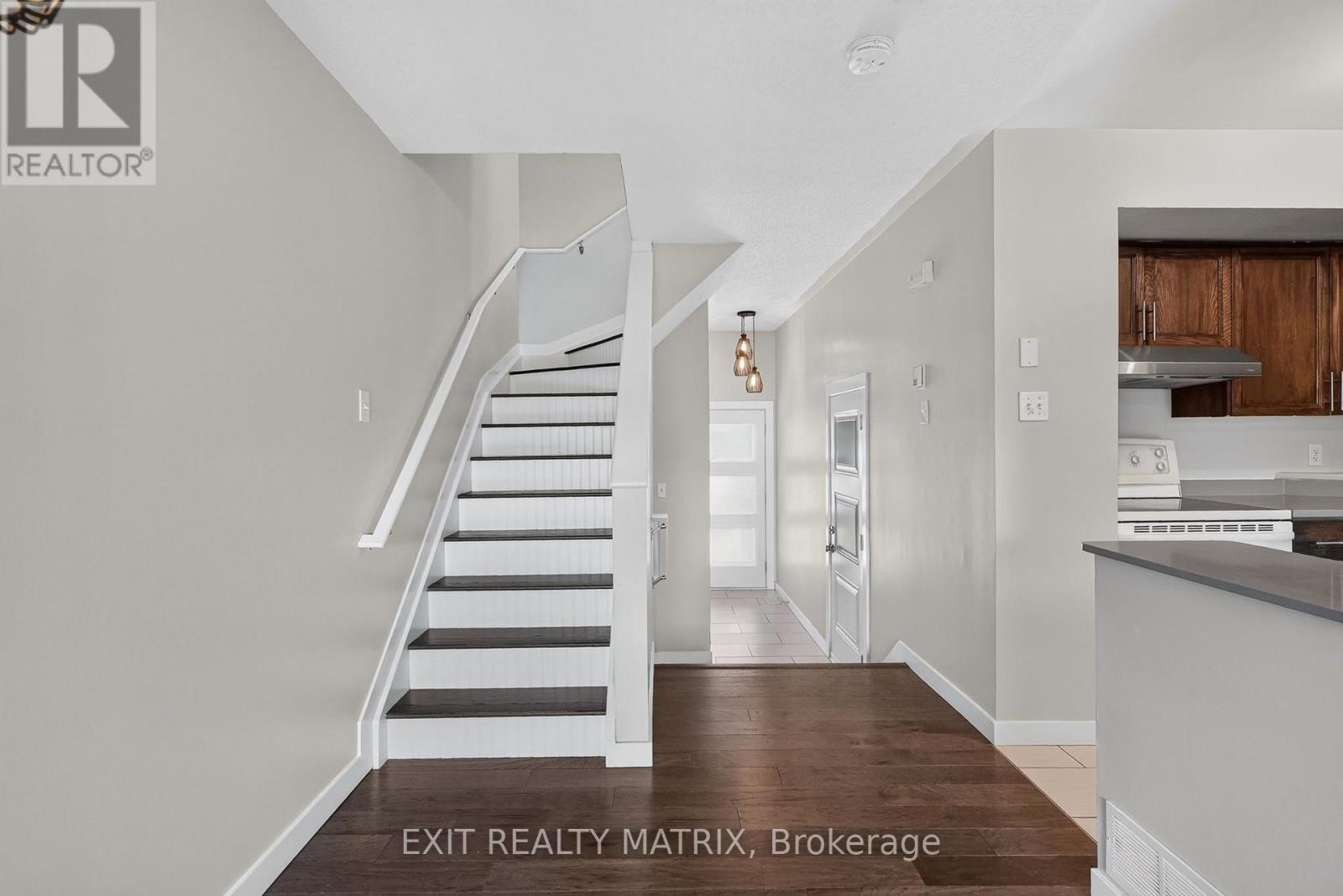 2043 Avenue O, Ottawa, Ontario  K1G 0B1 - Photo 5 - X13820850