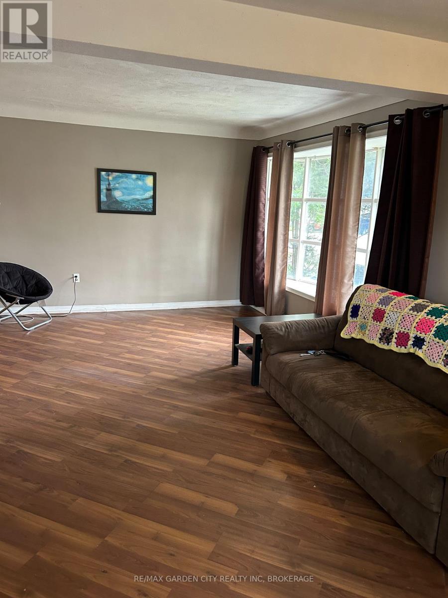 182 York Street, St. Catharines, Ontario  L2R 6G2 - Photo 5 - X13820644