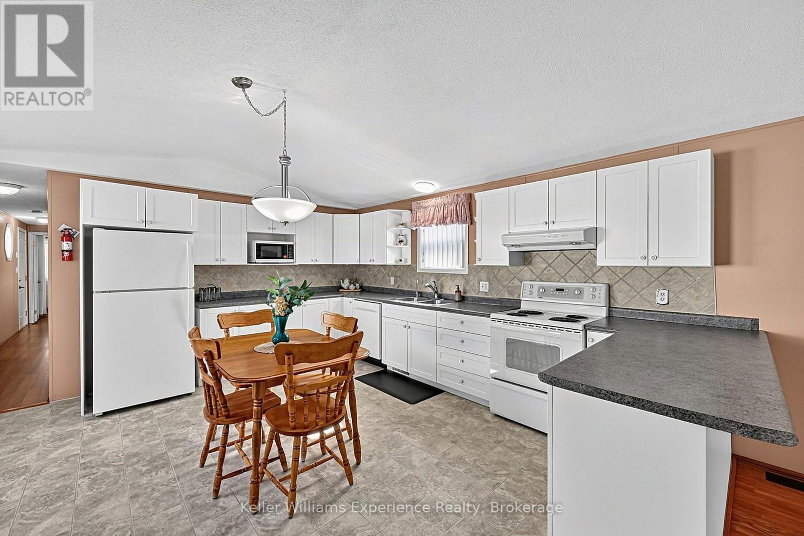 4052 Ash Crescent, Severn, Ontario  L3V 6H4 - Photo 5 - S13820646