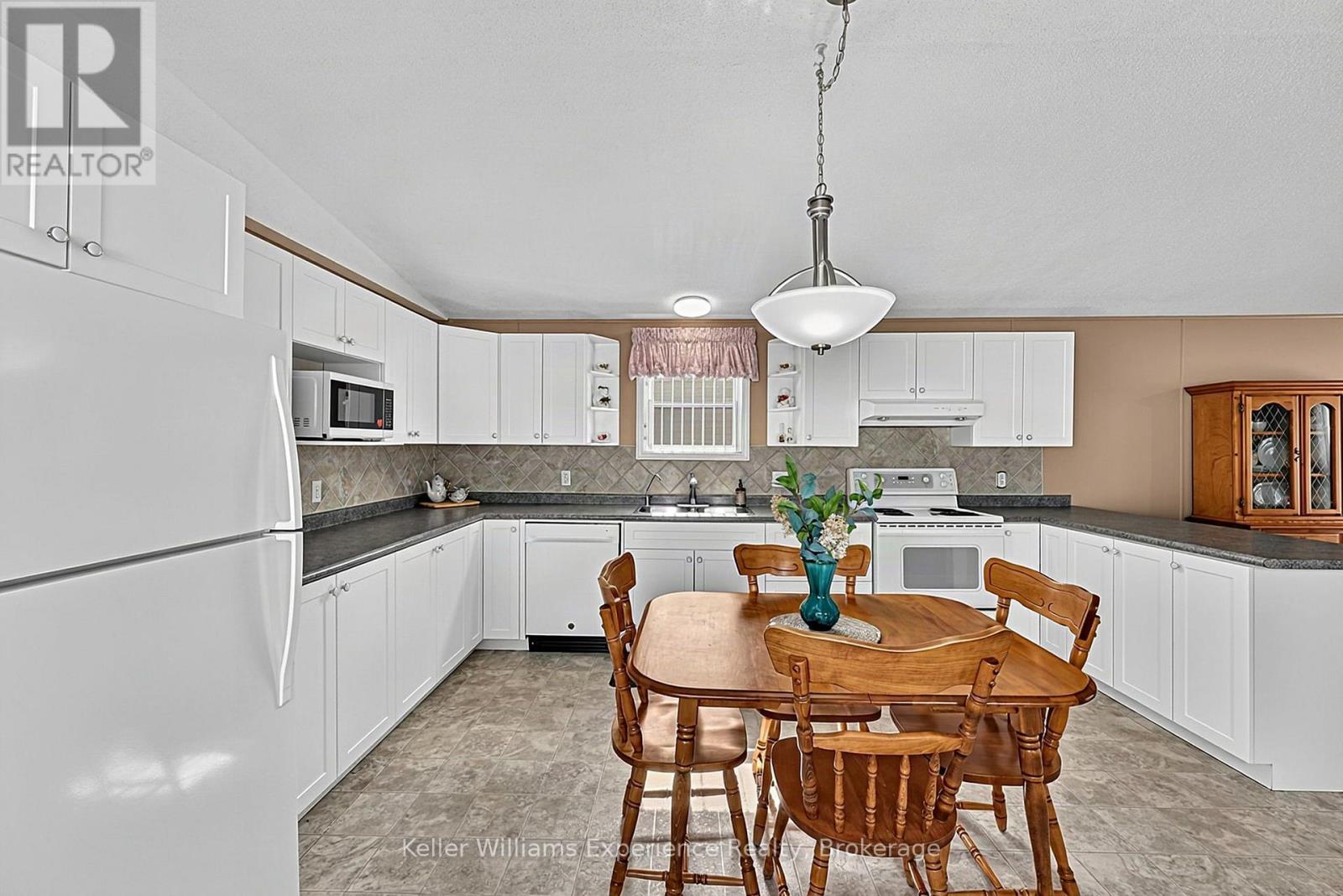 4052 Ash Crescent, Severn, Ontario  L3V 6H4 - Photo 6 - S13820646