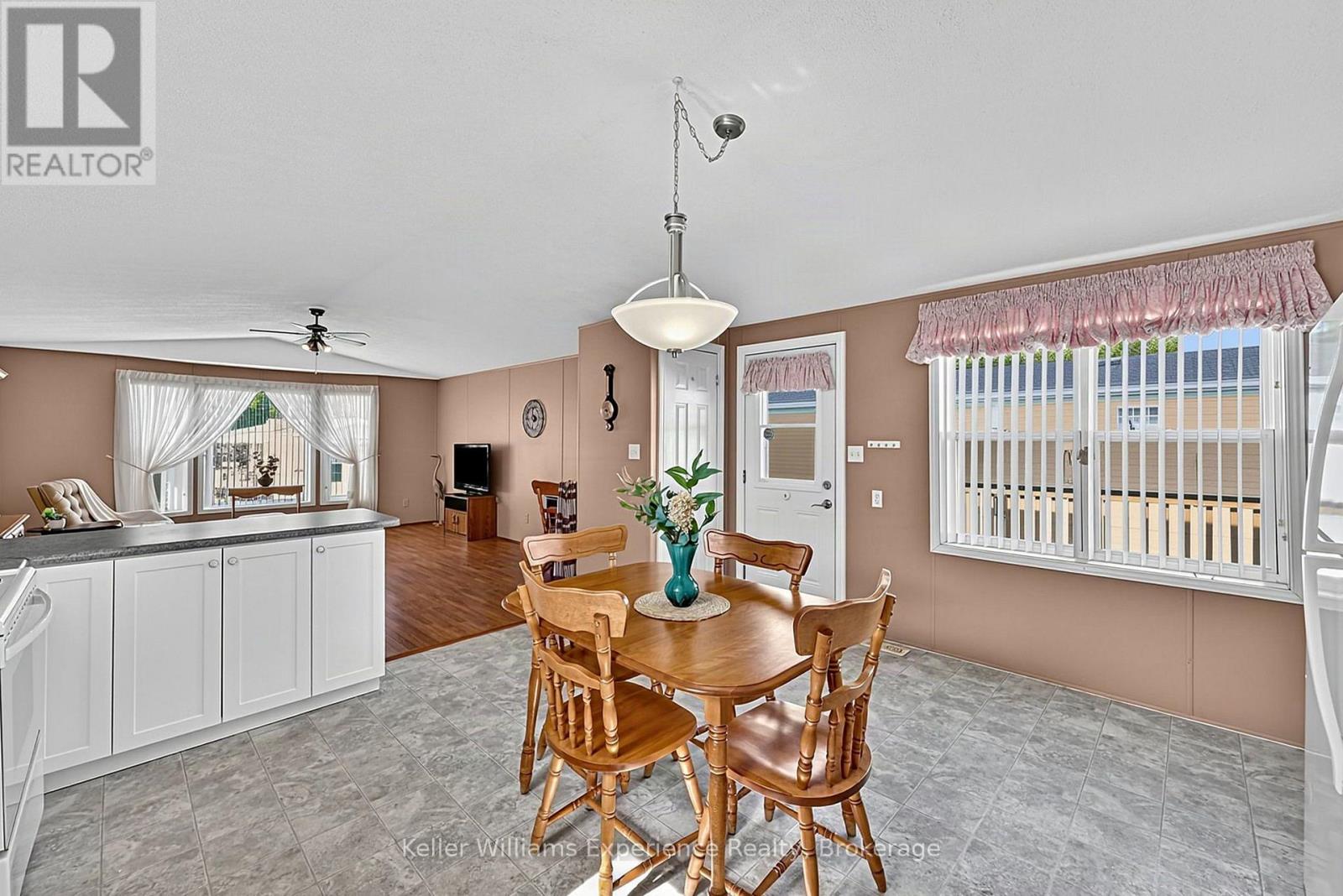 4052 Ash Crescent, Severn, Ontario  L3V 6H4 - Photo 8 - S13820646