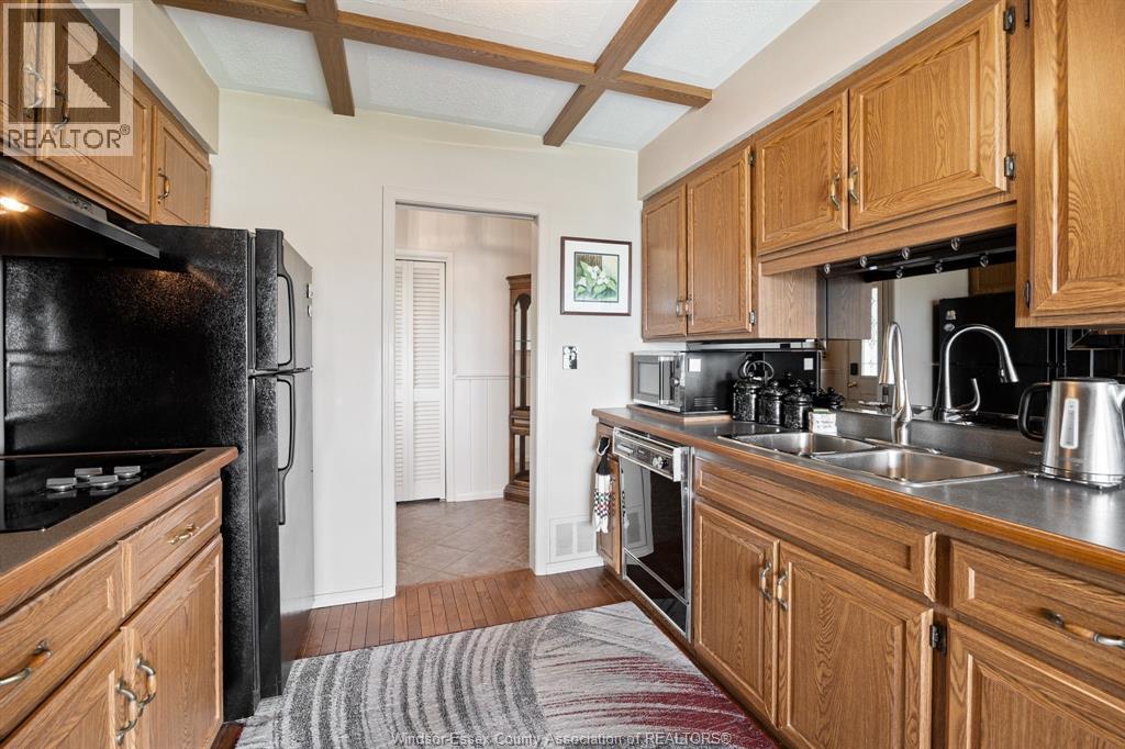 13122 Riverside Drive East, Tecumseh, Ontario  N8N 2M7 - Photo 12 - 26023414