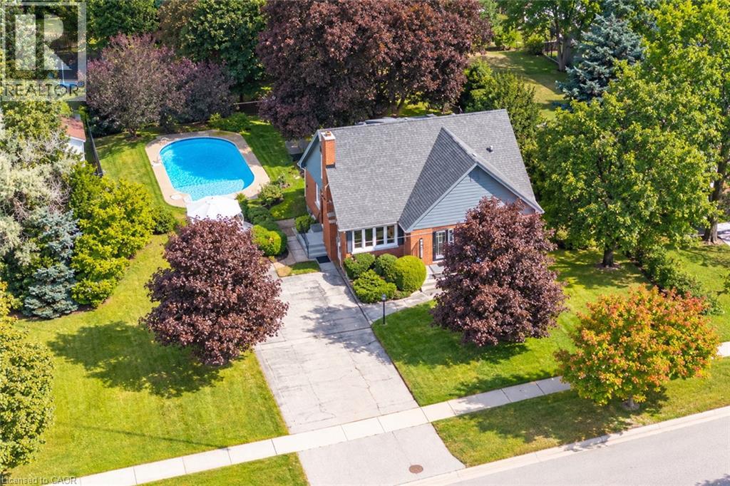 33 THE STRAND Avenue, Brantford, Ontario