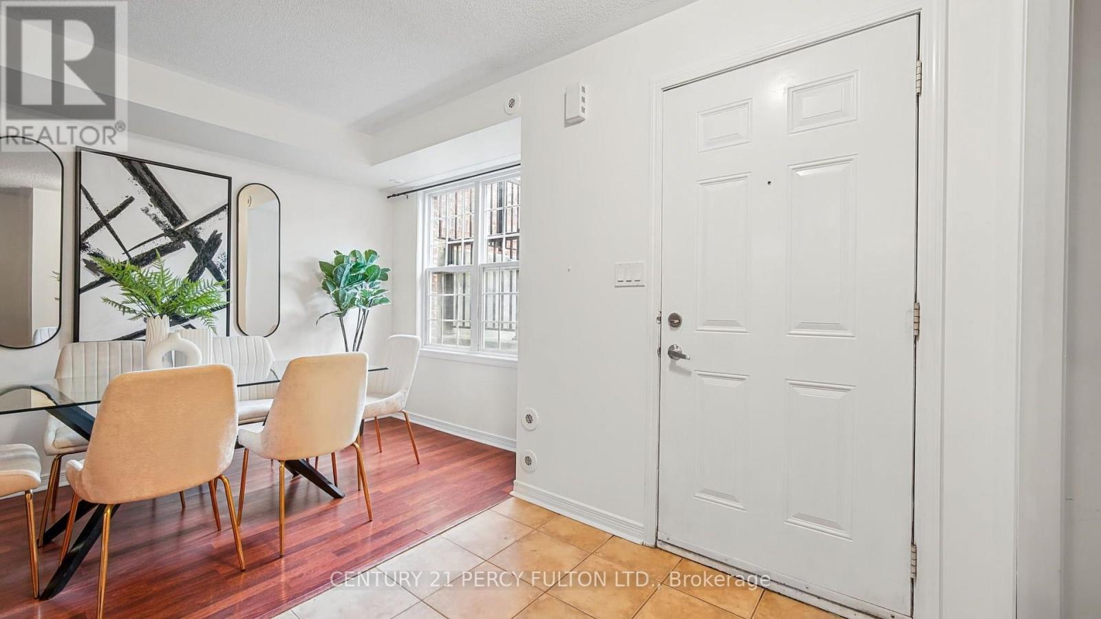 101 - 45 Strangford Lane, Toronto, Ontario  M1L 0E5 - Photo 4 - E13820770