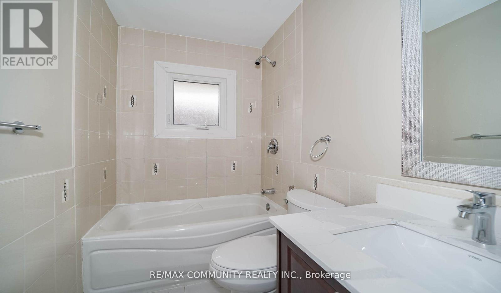 Main - 43 Christina Crescent, Toronto, Ontario  M1R 4H7 - Photo 11 - E13820832