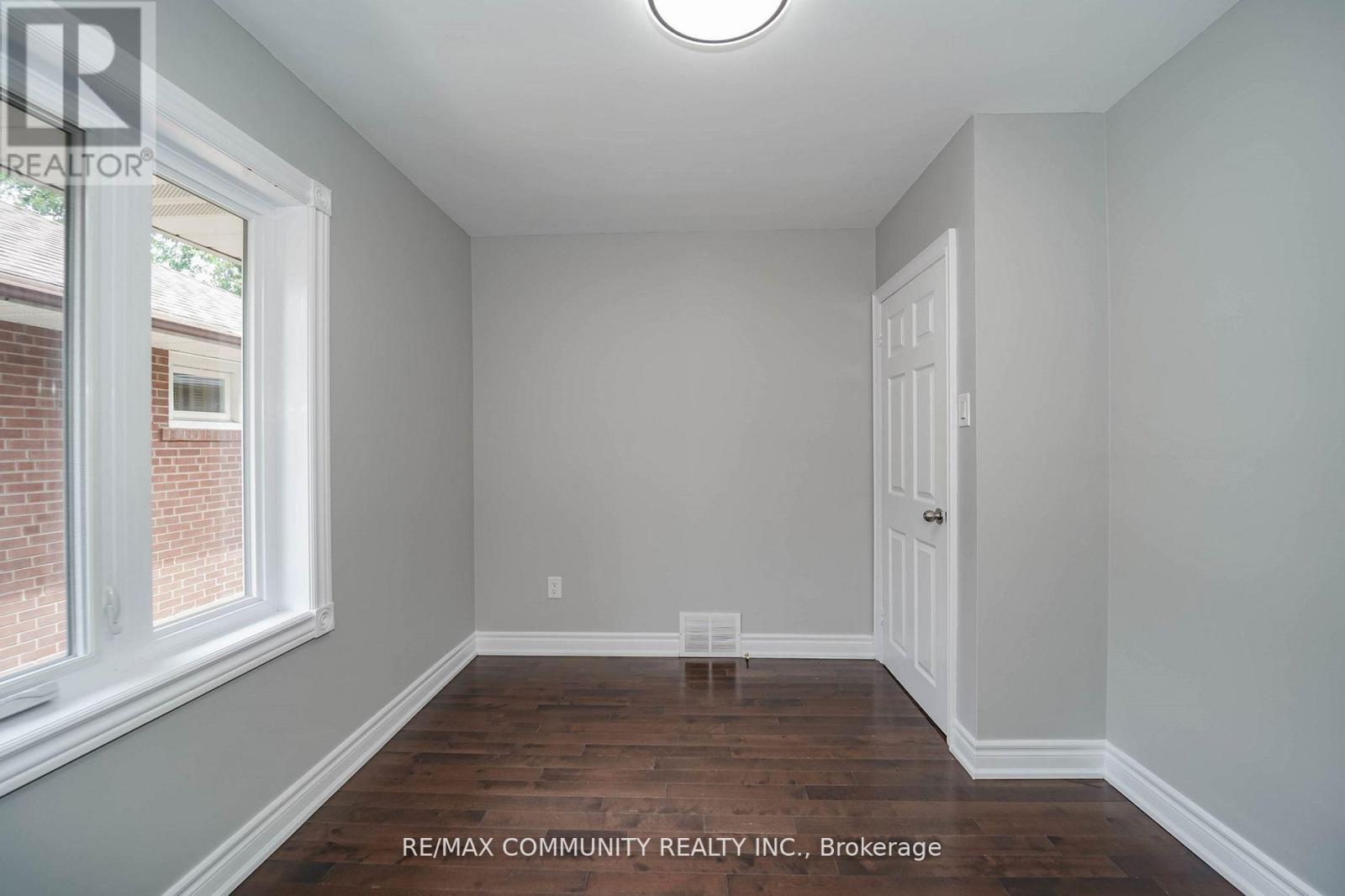 Main - 43 Christina Crescent, Toronto, Ontario  M1R 4H7 - Photo 13 - E13820832