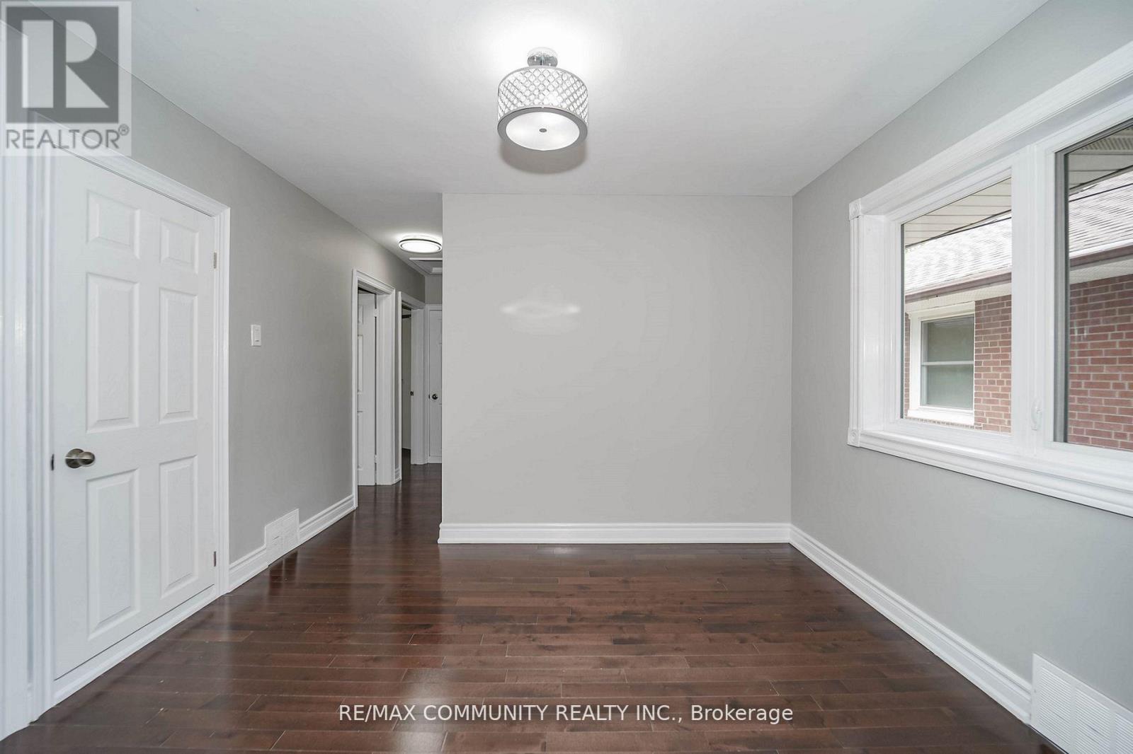 Main - 43 Christina Crescent, Toronto, Ontario  M1R 4H7 - Photo 15 - E13820832