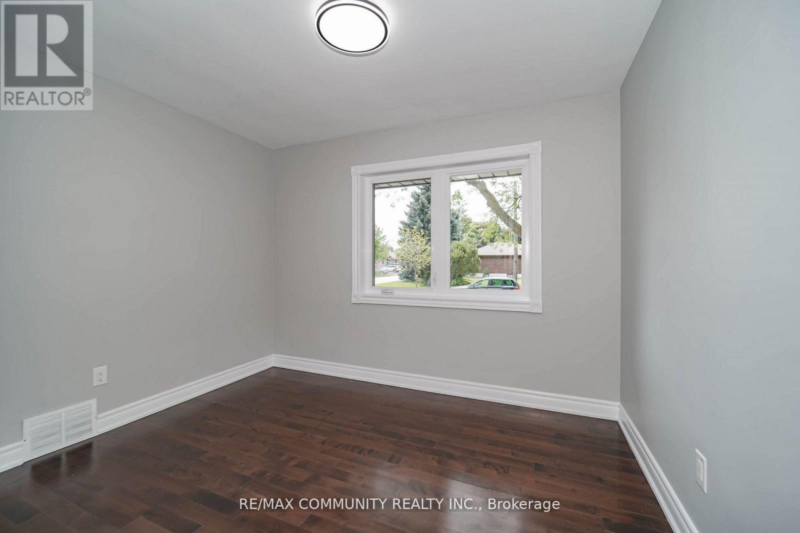 Main - 43 Christina Crescent, Toronto, Ontario  M1R 4H7 - Photo 18 - E13820832