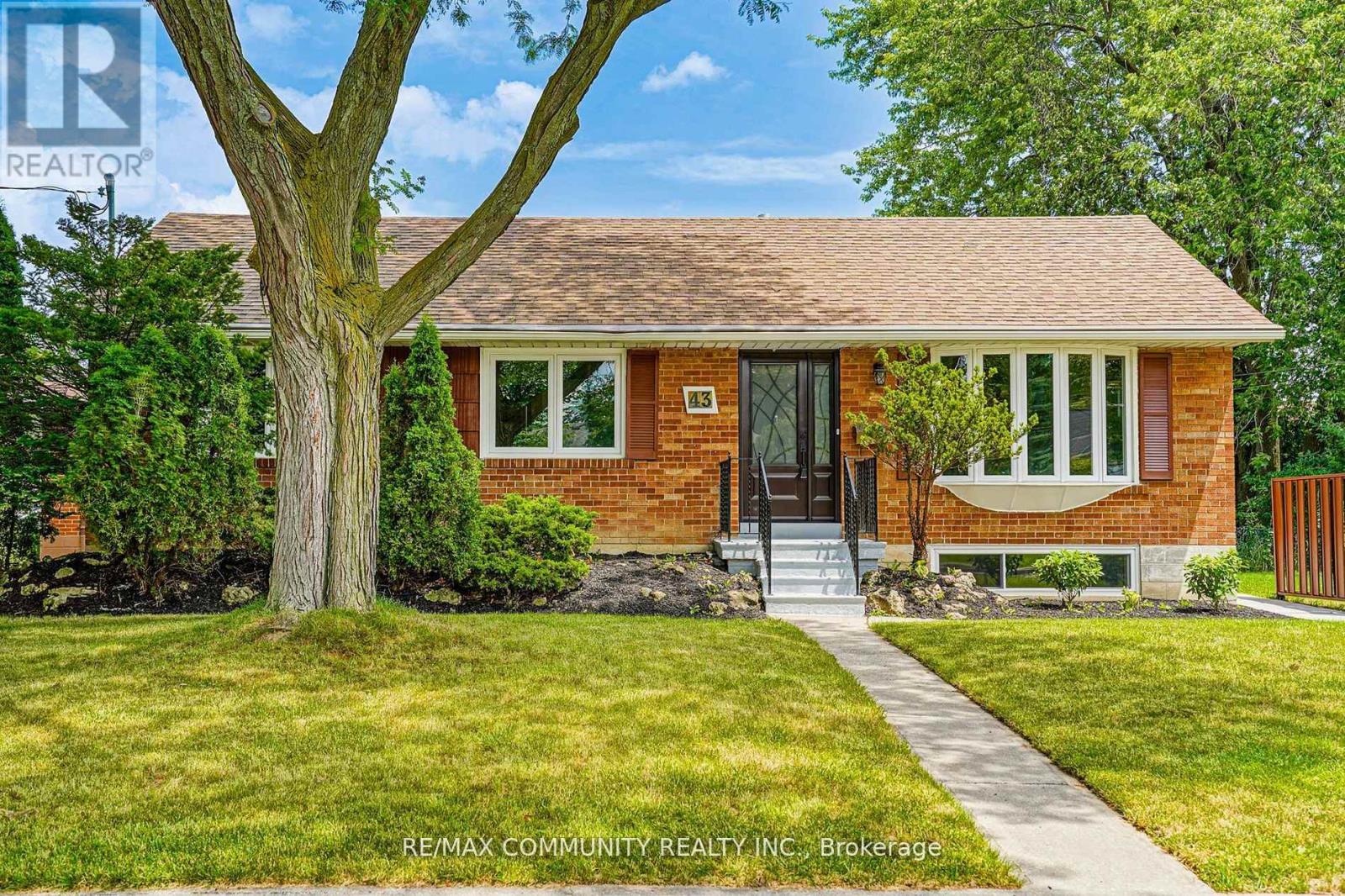 Main - 43 Christina Crescent, Toronto, Ontario  M1R 4H7 - Photo 20 - E13820832