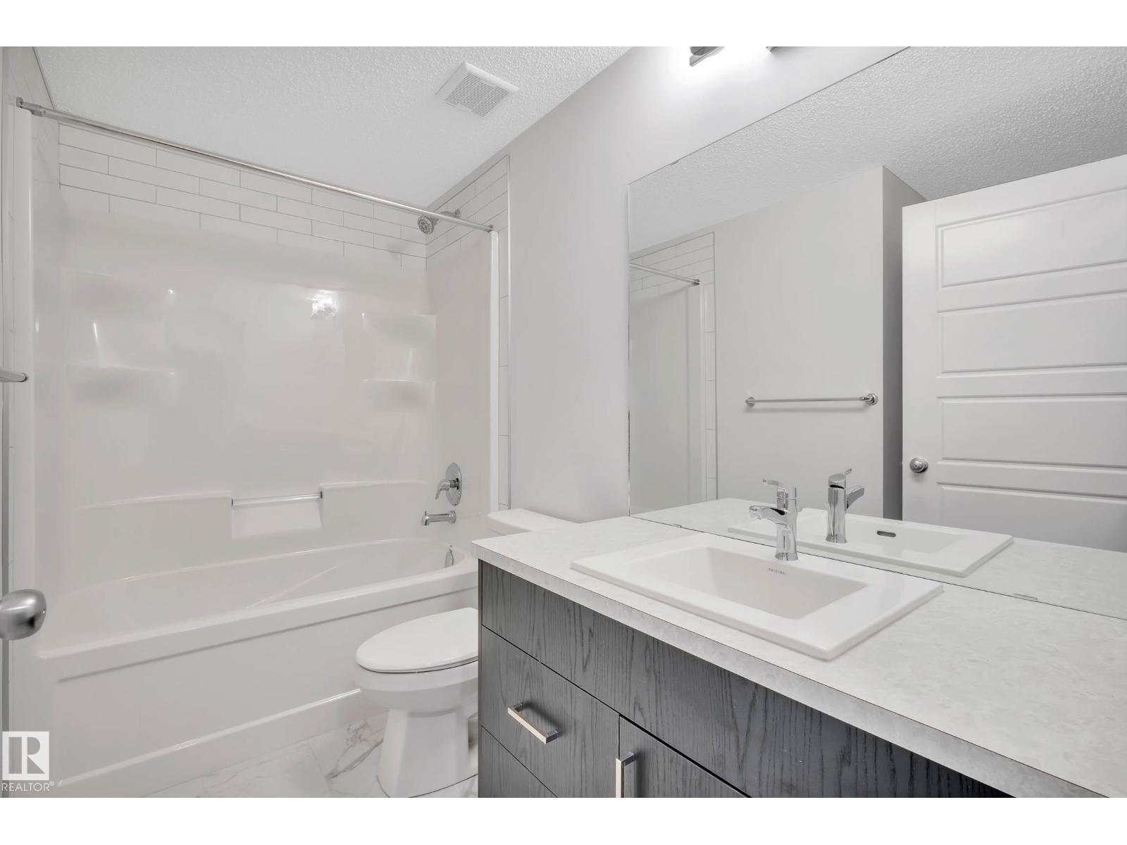 5239 - 5245 21A AV SW SW