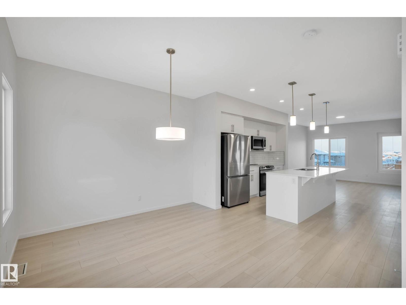 5239 - 5245 21A AV SW SW