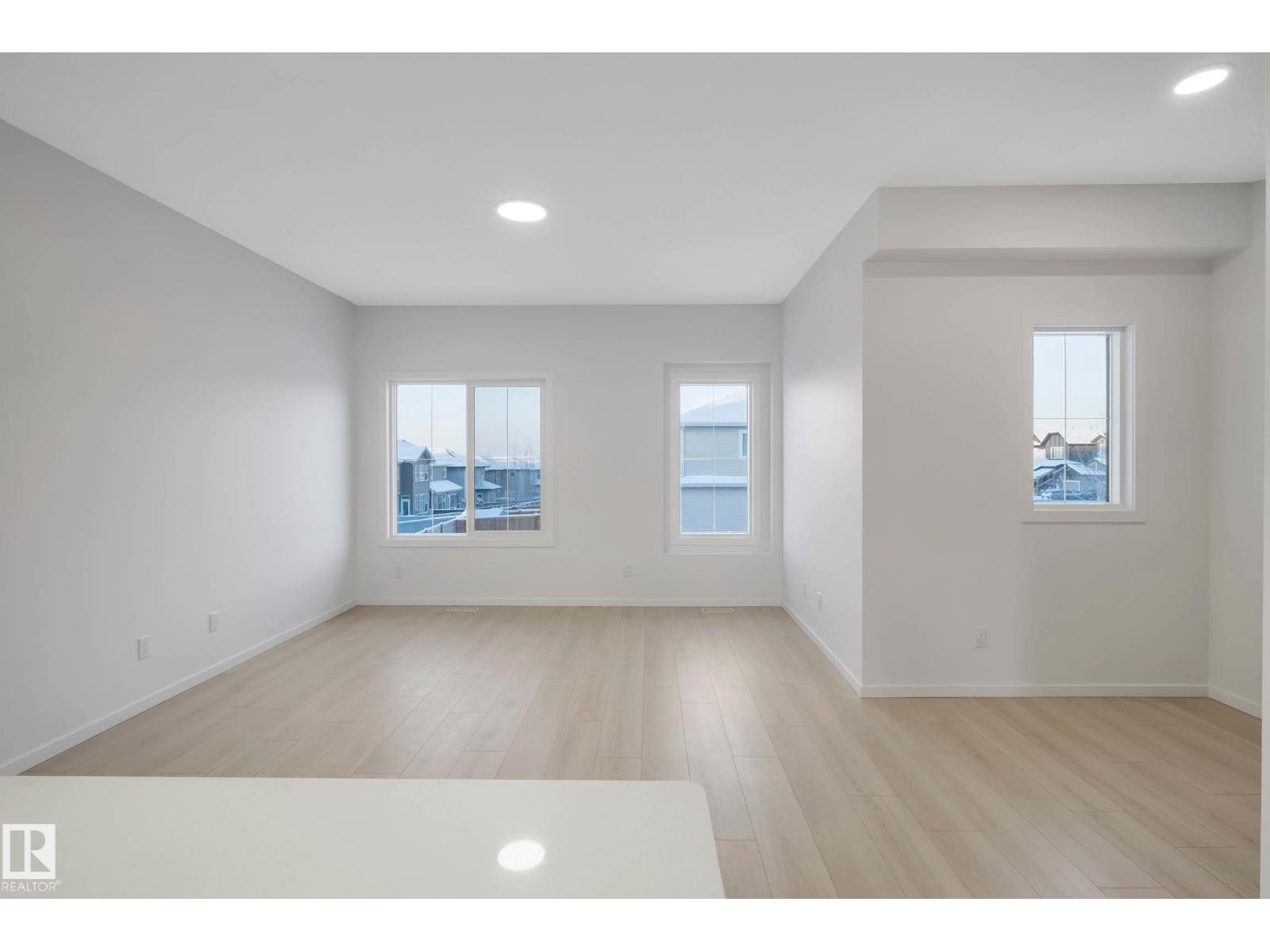 5239 - 5245 21A AV SW SW