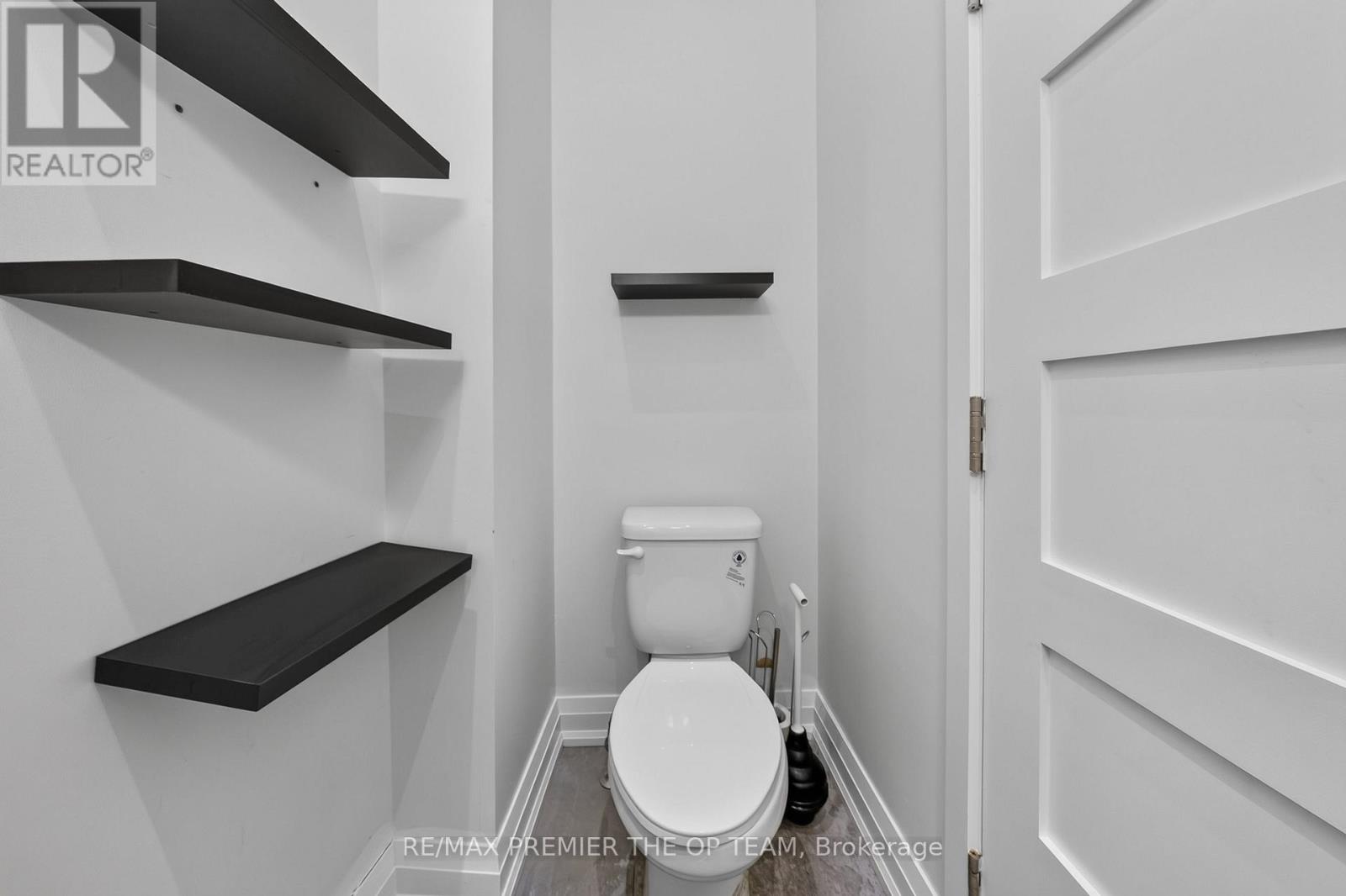 1 & 1a Upper - 2900 Langstaff Road, Vaughan, Ontario  L4K 4R9 - Photo 12 - N13820814