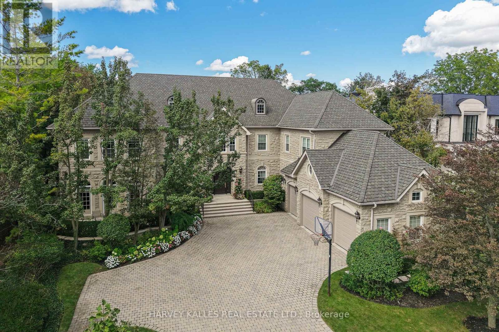 43 THORNBANK ROAD, Vaughan, Ontario