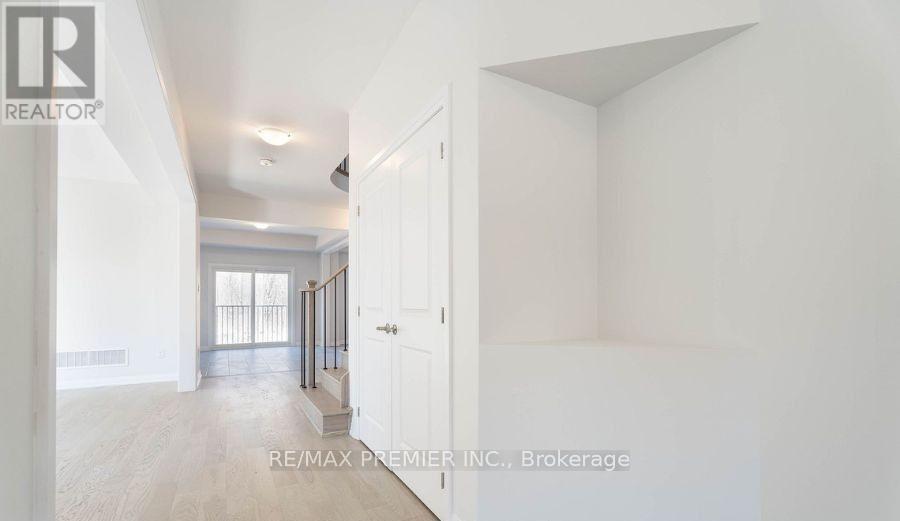 Main Floor - 1038 Hardy Way, Innisfil (Lefroy), Ontario  L0L 1W0 - Photo 4 - N13820882