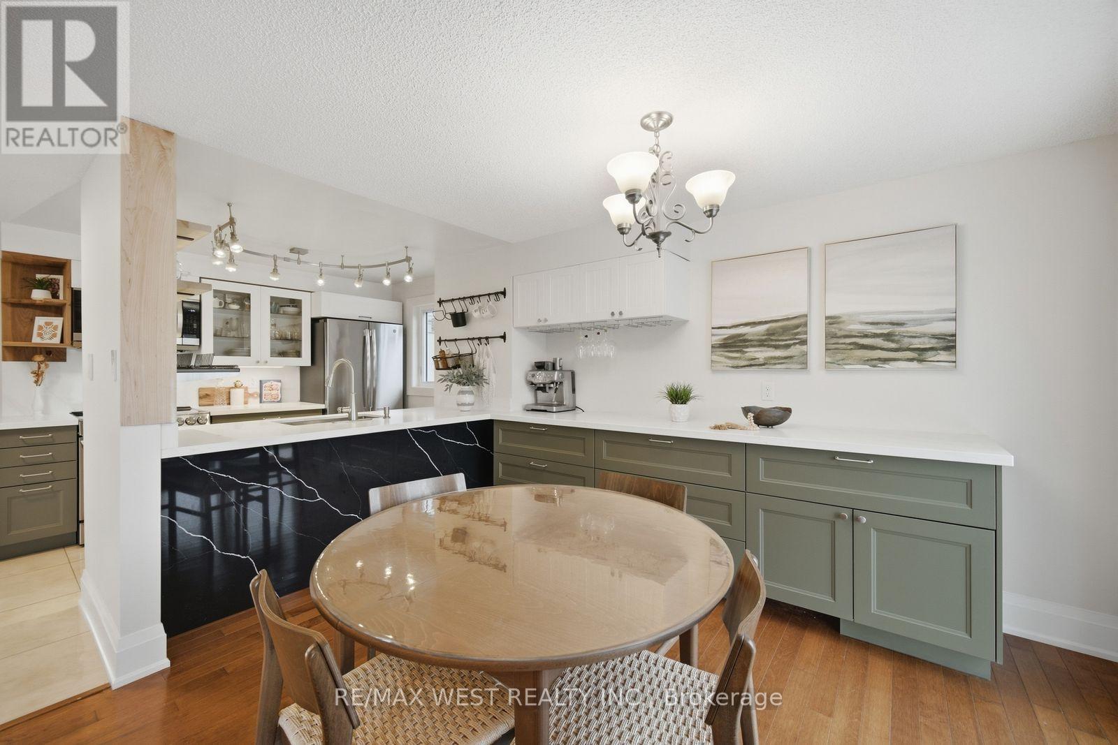 11 Ambler Bay, Barrie (Georgian Drive), Ontario  L4M 7A4 - Photo 12 - S13820682