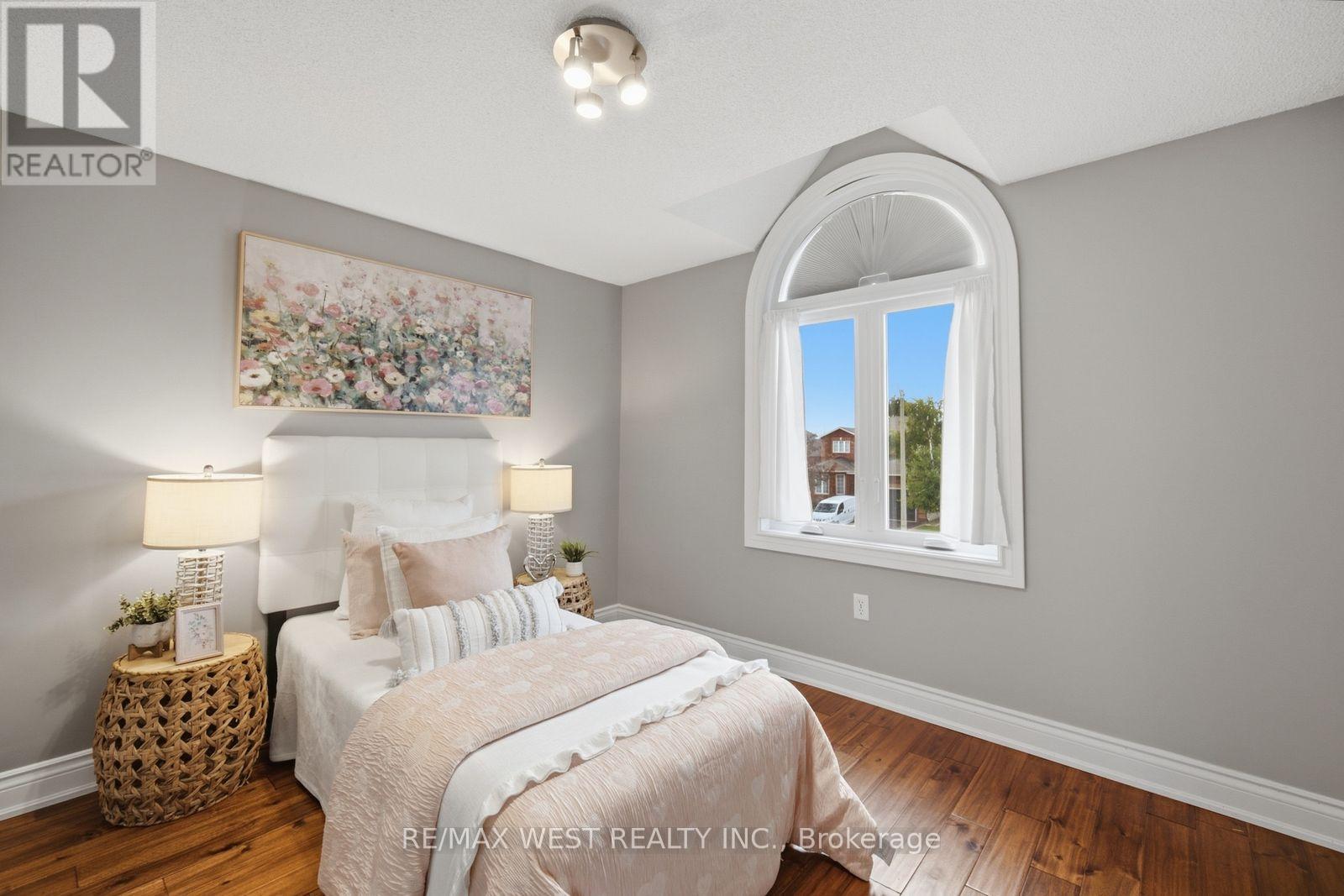 11 Ambler Bay, Barrie (Georgian Drive), Ontario  L4M 7A4 - Photo 19 - S13820682