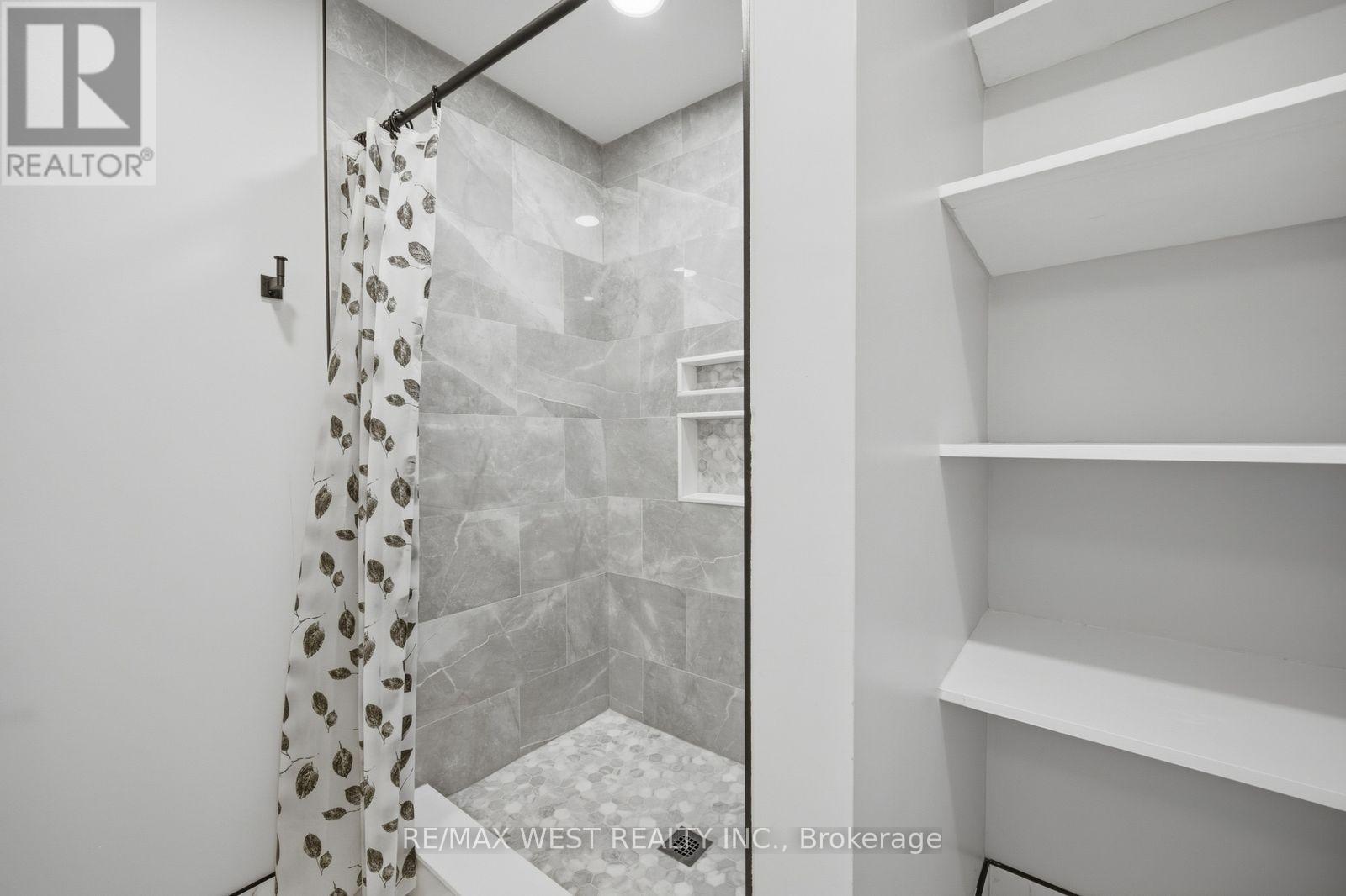 11 Ambler Bay, Barrie (Georgian Drive), Ontario  L4M 7A4 - Photo 29 - S13820682