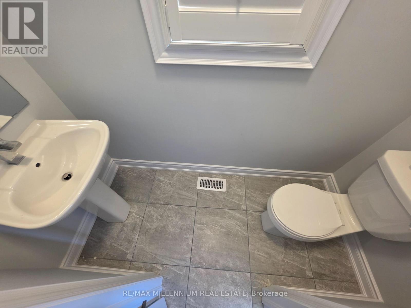 87 Bearberry Road E, Springwater, Ontario  L9X 2C9 - Photo 4 - S13820736