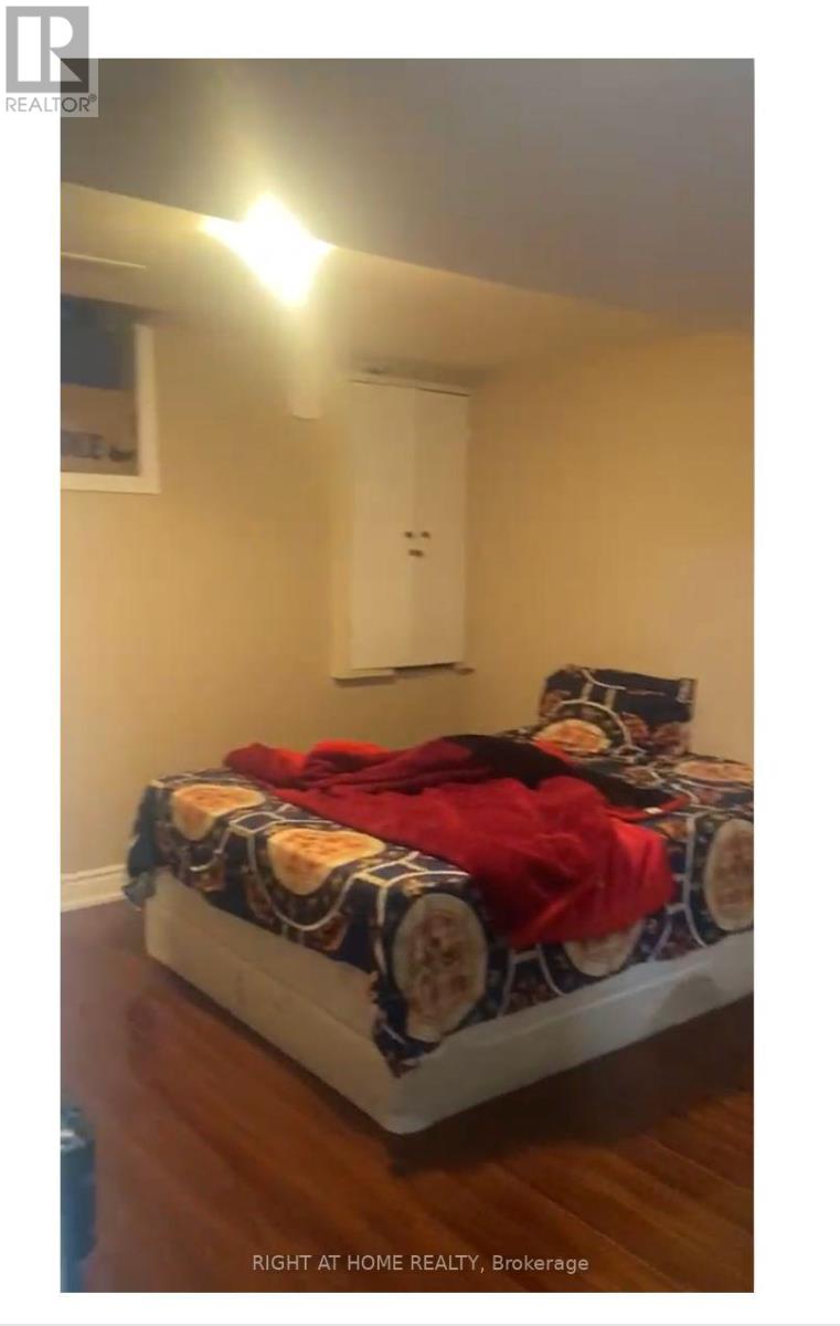 24 Amethyst Circle, Brampton, Ontario L6P 0Z3 - Photo 2 - W13820648