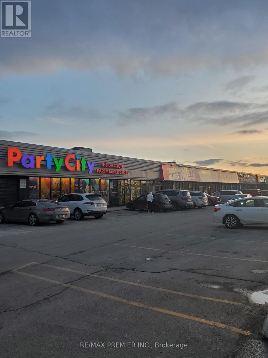 F - 39 Orfus Road, Toronto, Ontario  M6A 1L7 - Photo 6 - W13820678
