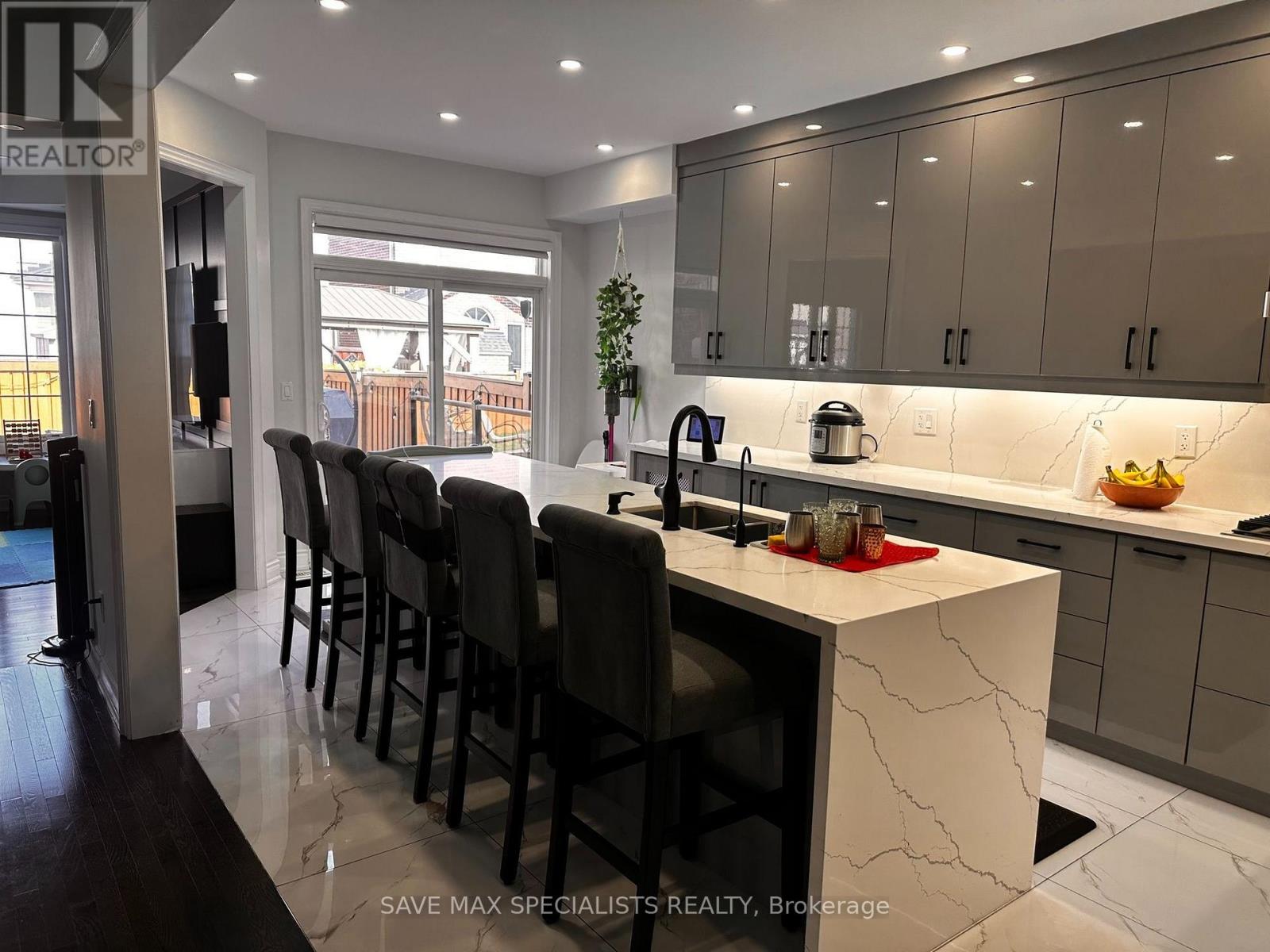 Main - 7538 Saint Barbara Boulevard, Mississauga, Ontario  L5W 0B6 - Photo 11 - W13820708