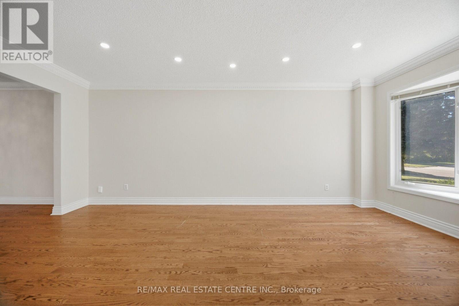1572 Maple Ridge Drive, Mississauga, Ontario  L4W 3C8 - Photo 10 - W13820750
