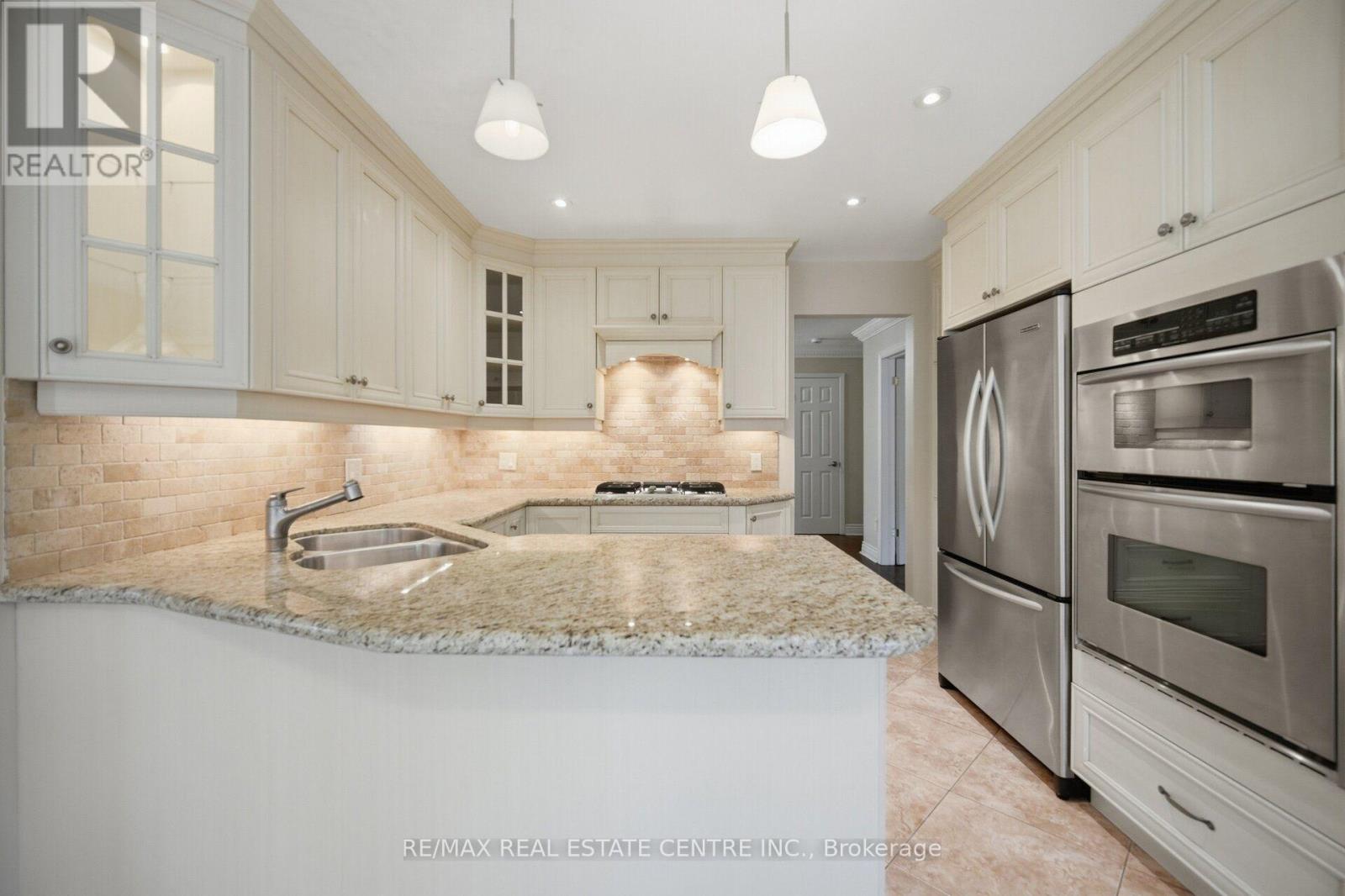 1572 Maple Ridge Drive, Mississauga, Ontario  L4W 3C8 - Photo 21 - W13820750