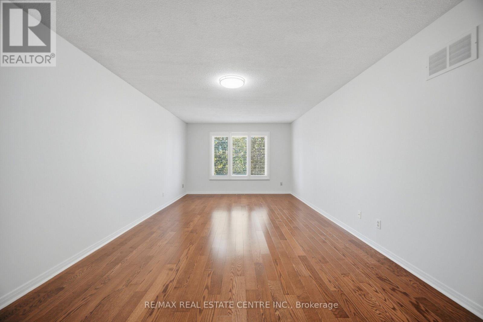 1572 Maple Ridge Drive, Mississauga, Ontario  L4W 3C8 - Photo 27 - W13820750