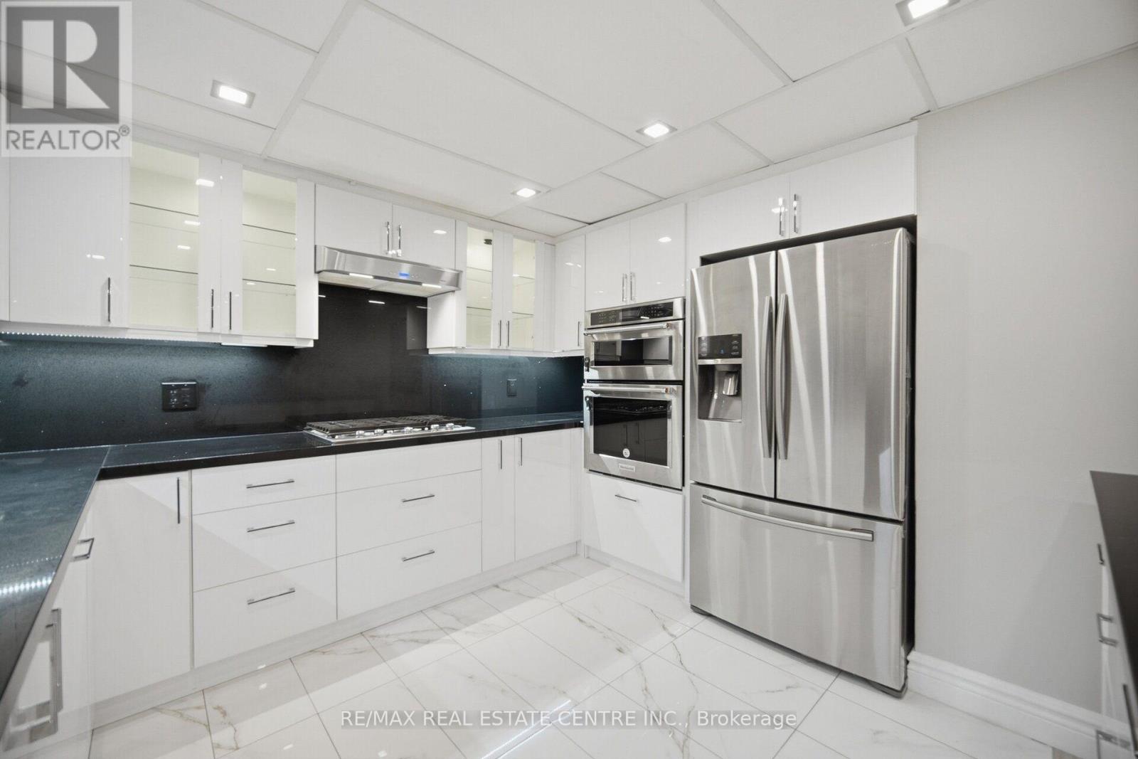1572 Maple Ridge Drive, Mississauga, Ontario  L4W 3C8 - Photo 37 - W13820750