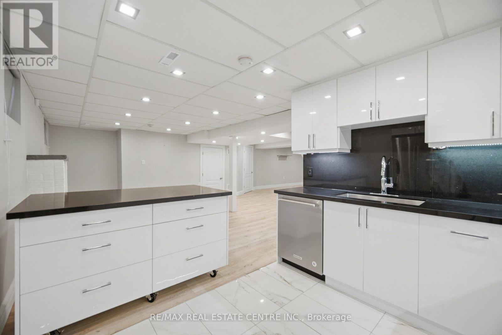 1572 Maple Ridge Drive, Mississauga, Ontario  L4W 3C8 - Photo 39 - W13820750