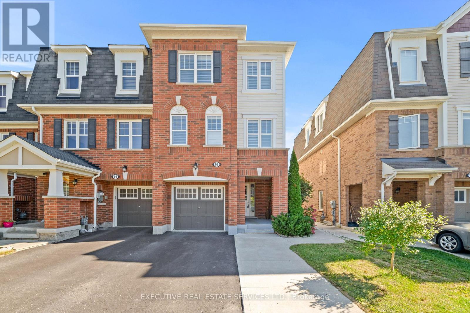 98 Bannister Crescent, Brampton, Ontario  L7A 4H4 - Photo 2 - W13820830