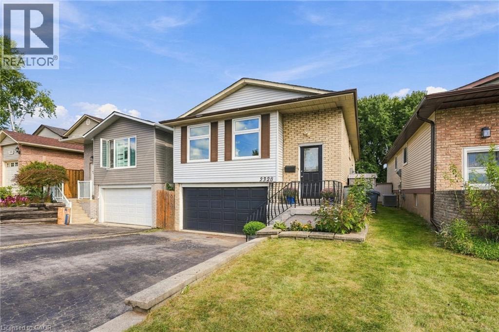 2328 Malcolm Crescent, Burlington, Ontario  L7P 4H4 - Photo 3 - 40865118