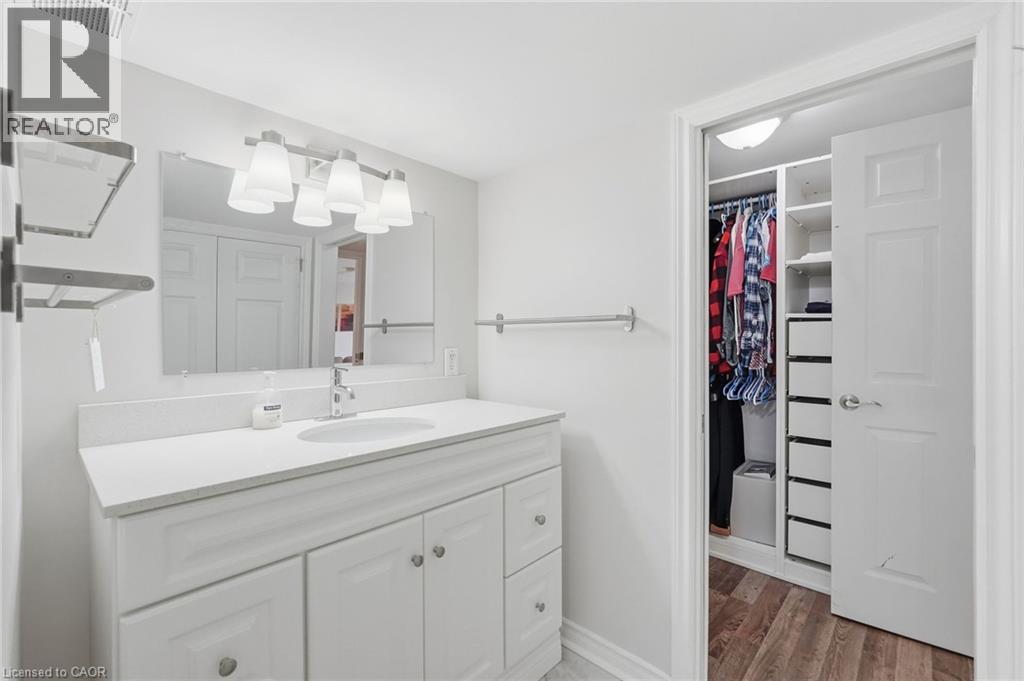 2328 Malcolm Crescent, Burlington, Ontario  L7P 4H4 - Photo 30 - 40865118